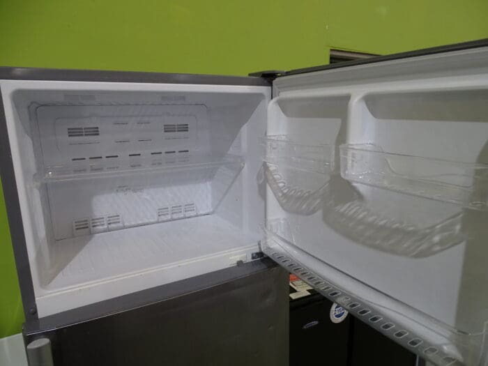 Daewoo Silver Fridge Freezer - Image 4