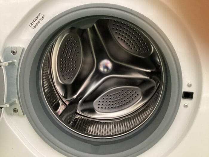 Logik 8 kg White Washing Machine - Image 3